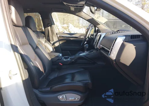 2018 Porsche Cayenne z USA, uszkodzony, nr VIN WP1AA2A26JKA00859